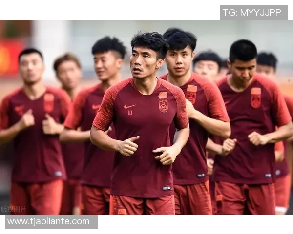 足球明星们如何看待郑智的球技与领导力分析