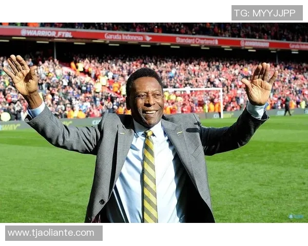 足球明星飞机失事引发全球哀悼各界悼念传奇球员的悲剧性离世